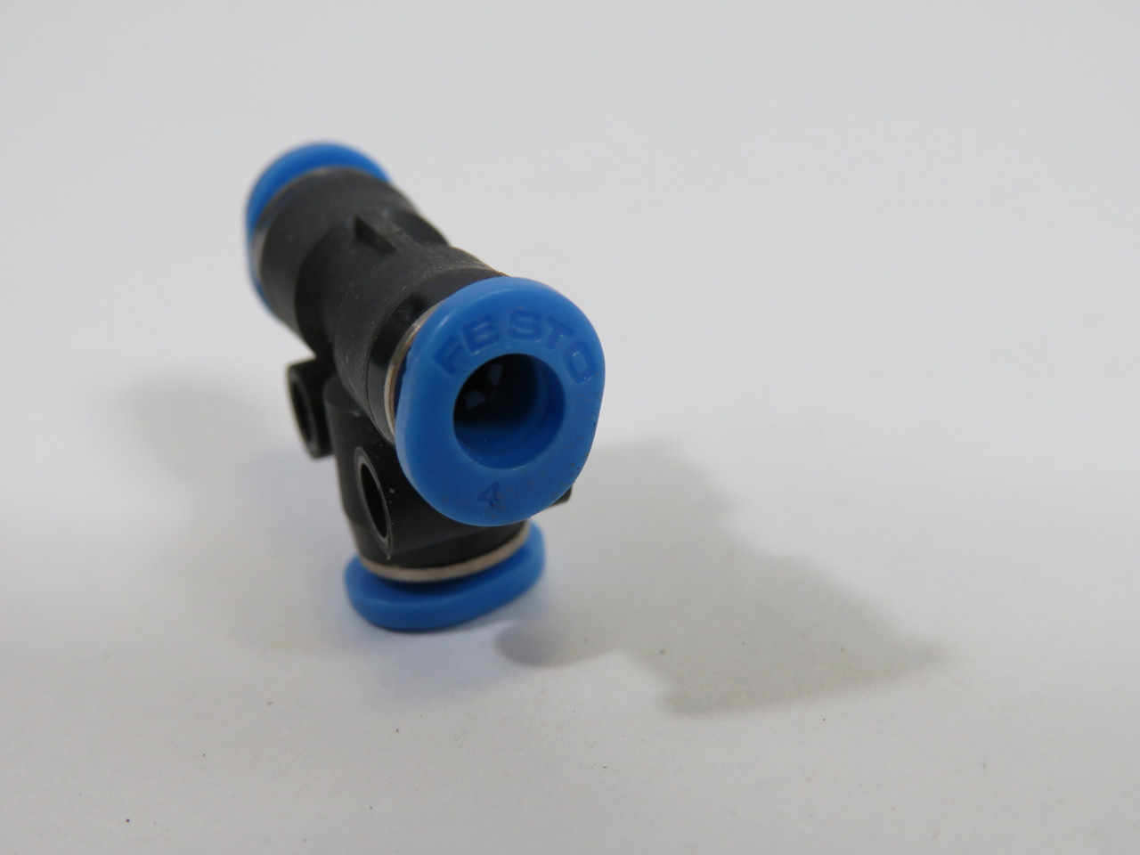 Festo 153366 QSMT-4 Push-In T-Connector 4mm Tube OD ! NOP !