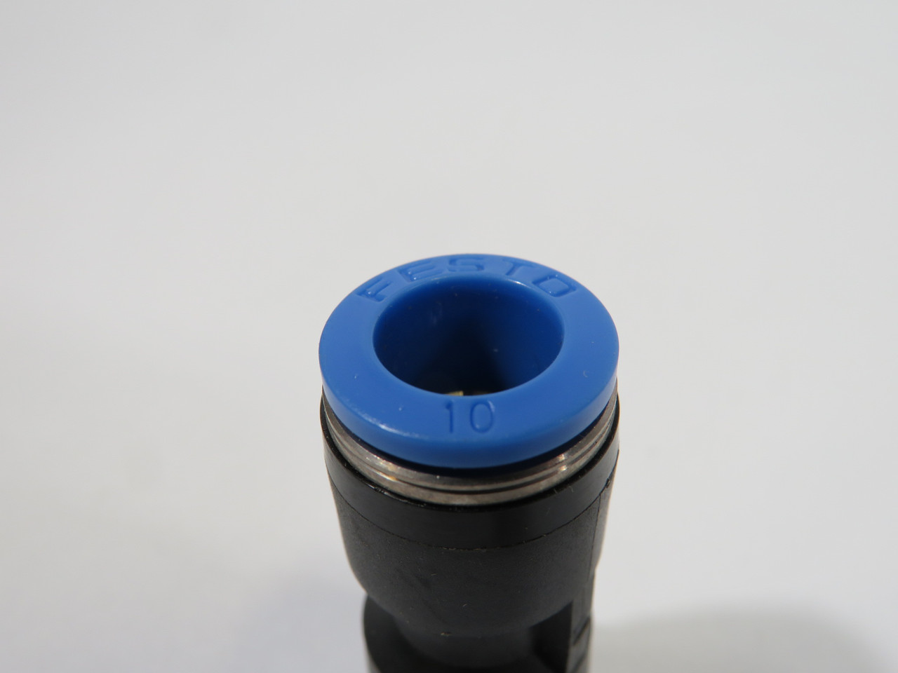 Festo 153039 QS-10-8 Push-In Connector 10mm/8mm Tube OD ! NOP !