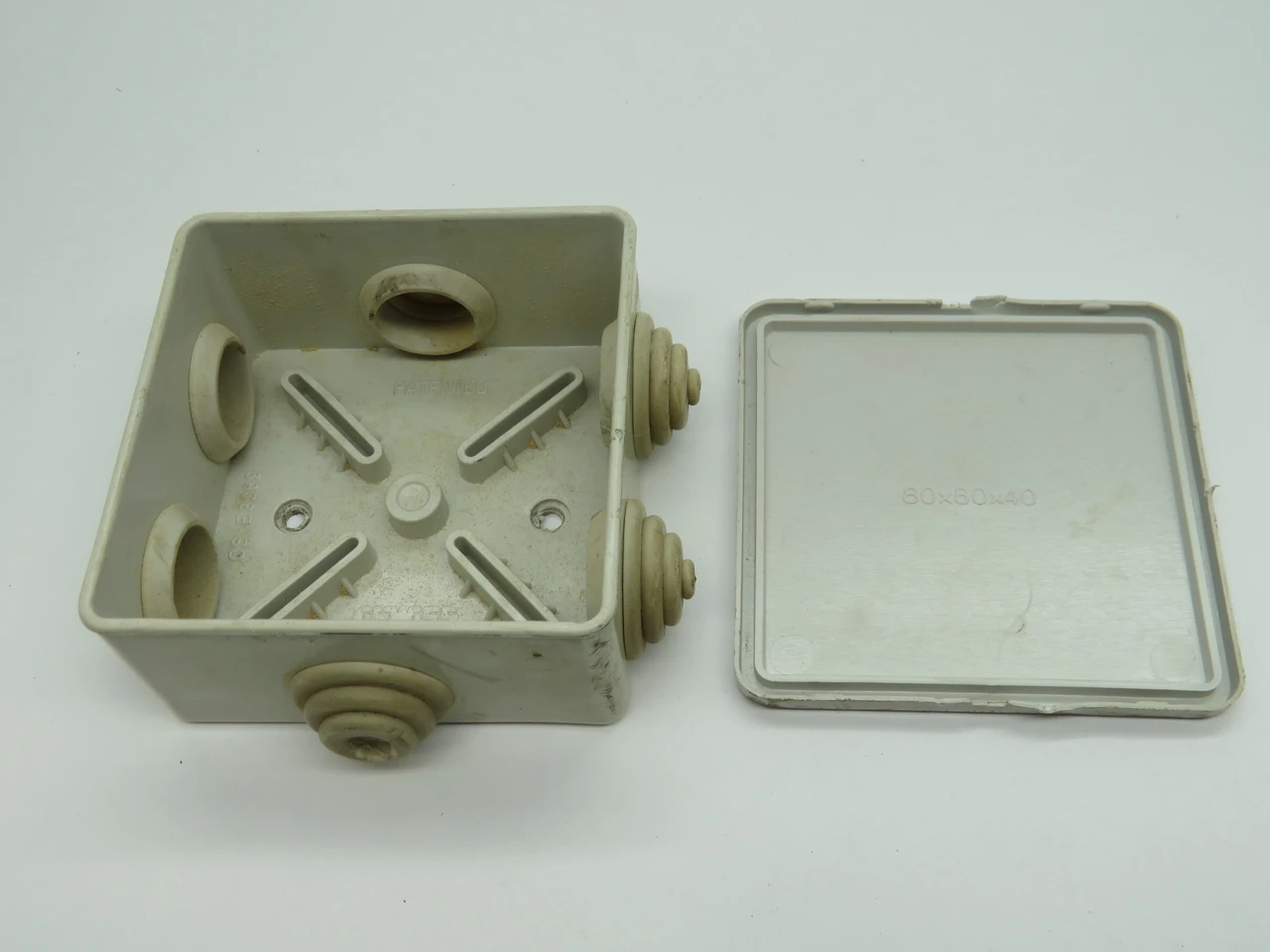 Gewiss GW44003 Junction Box w/ Lid 80x80x40mm SHELF WEAR USED