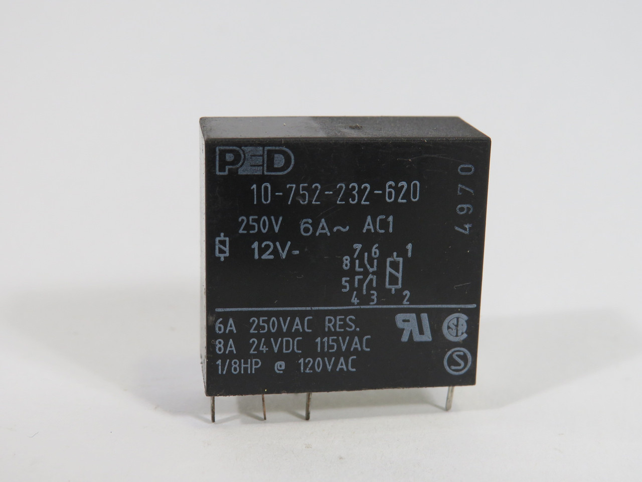 PED 10-752-232-620 Plug-In Relay 250V 6A 8-Blade USED