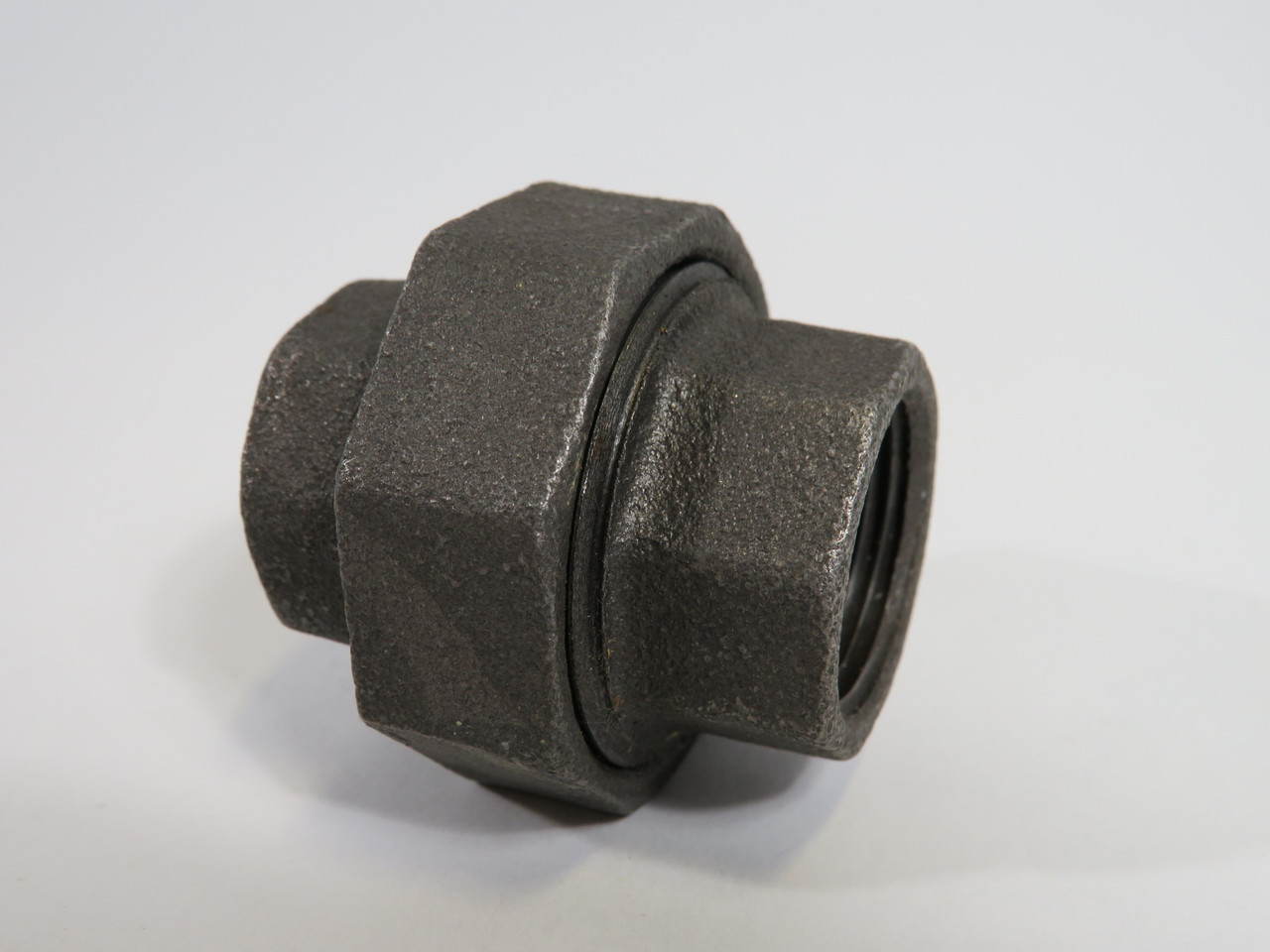 Aqua-Dynamic 5521-704 Iron Pipe Union 3/4" USED