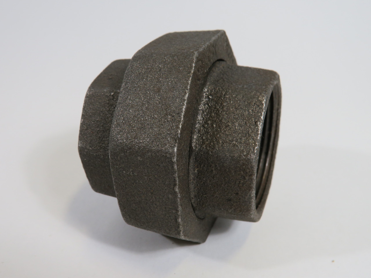 Aqua-Dynamic 5521-706 Iron Pipe Union 1-1/4" USED