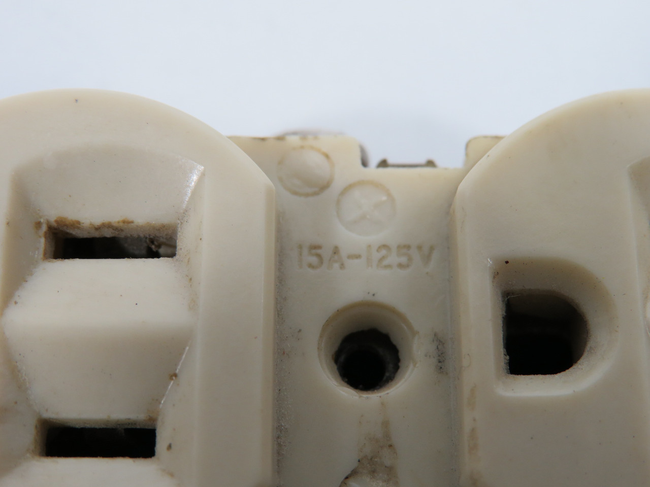 Generic Duplex Receptacle 15A 125V/270V USED