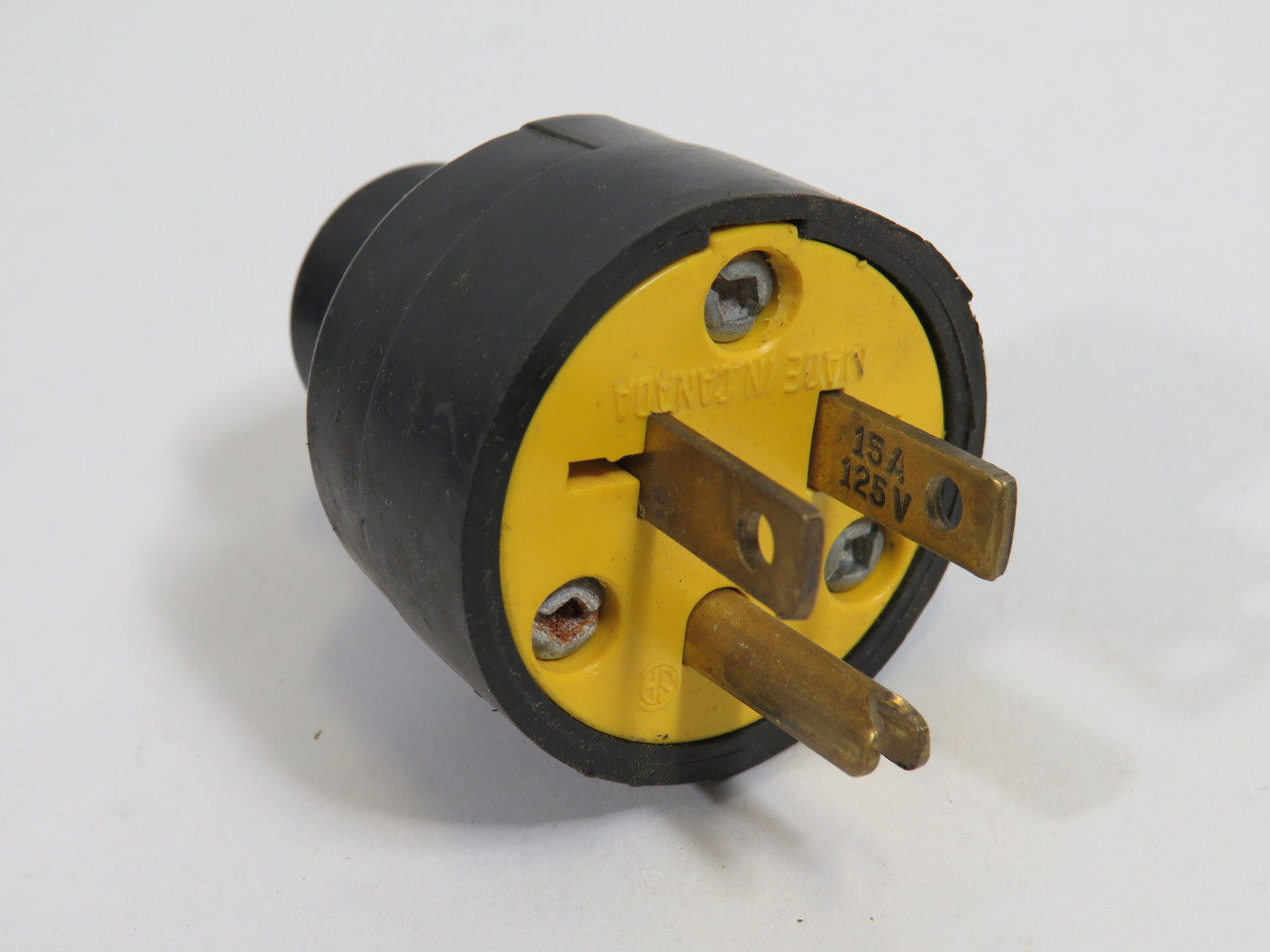 Smith & Stone Plug 15A 125V 3W 2P USED