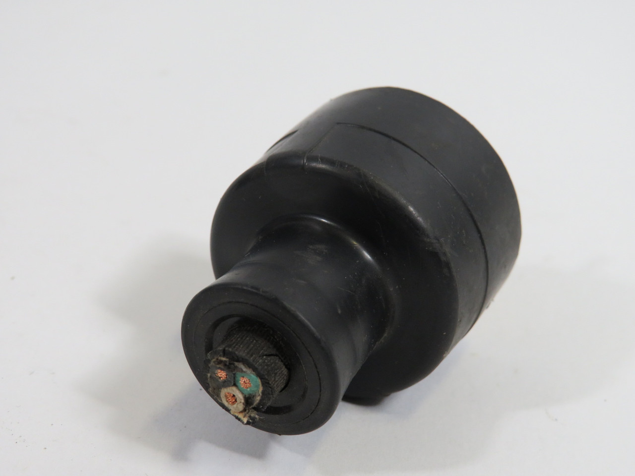 Smith & Stone Plug 15A 125V 3W 2P USED