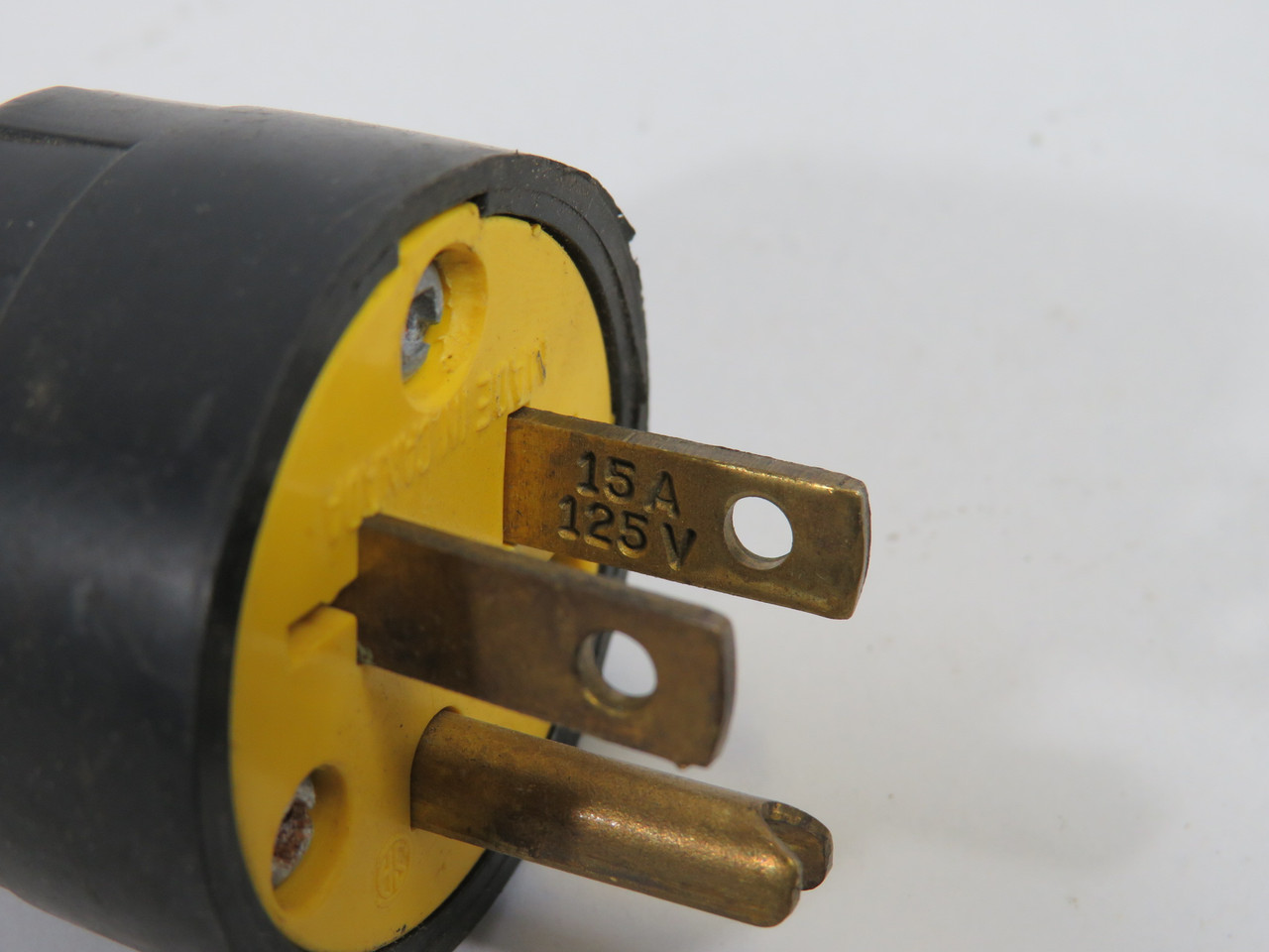 Smith & Stone Plug 15A 125V 3W 2P USED