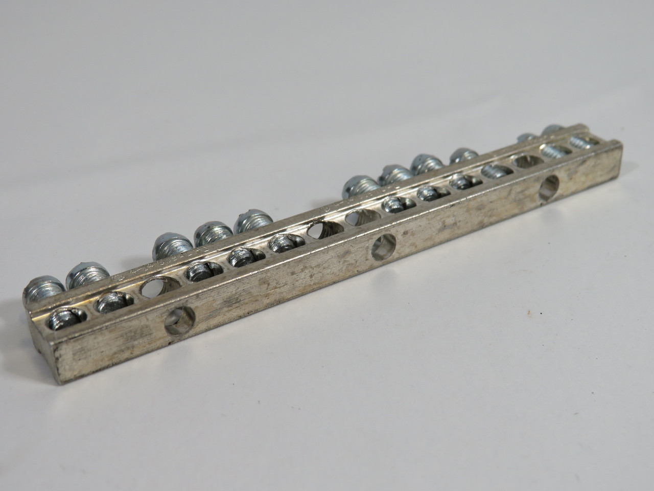 CMC NA-75B Ground Block 12-Position MISSING SCREW NOP