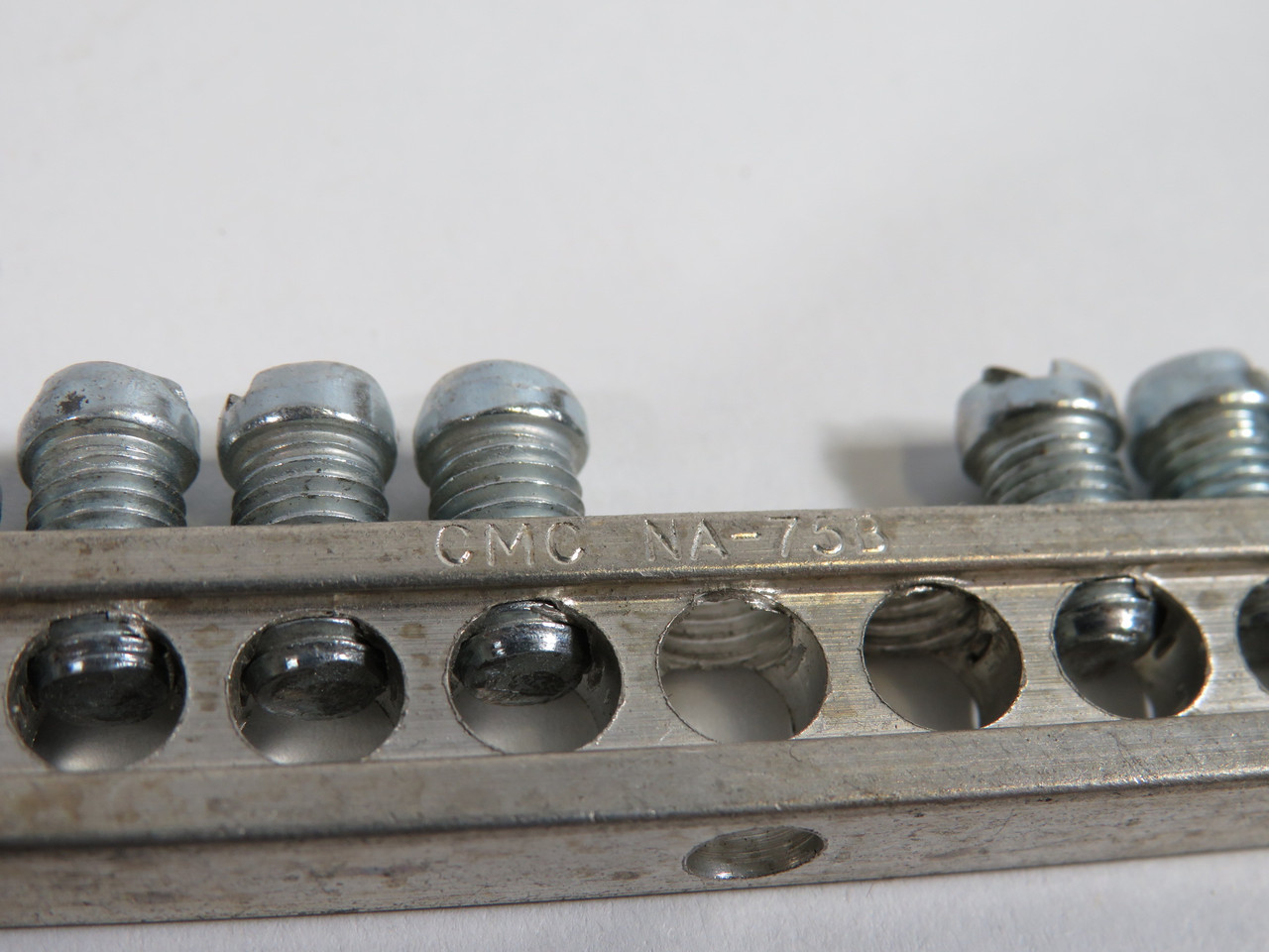 CMC NA-75B Ground Block 12-Position MISSING SCREW NOP