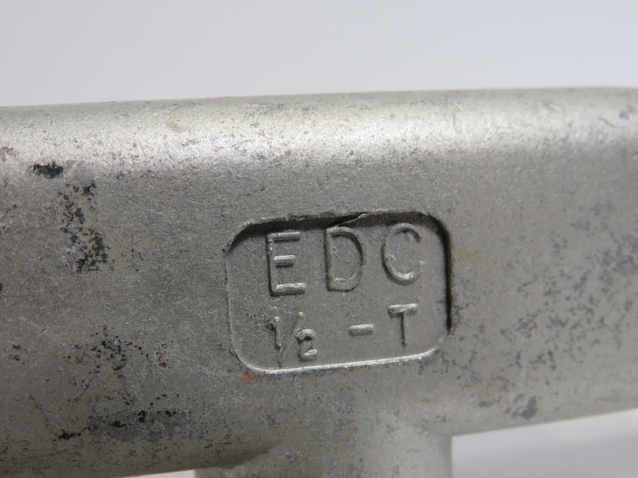 EDC T-1/2 Unthreaded Conduit Body 1/2" Tee No Cover NO SET SCREWS USED