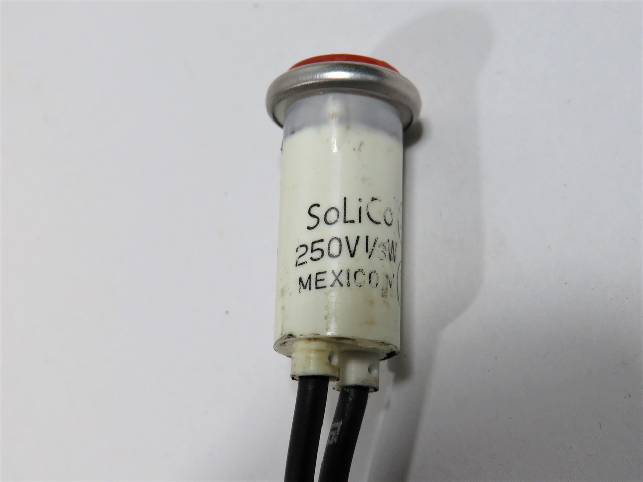 Solico 2952 -11 - 37320 Amber Neon Light 250V 1/3W 5-3/4" Leads USED