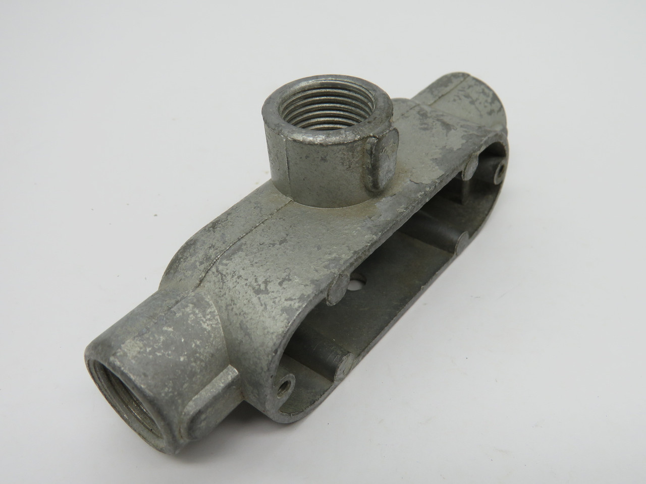 EDC T-1/2 Threaded Conduit Body 1/2" Tee No Cover DRILL HOLES USED