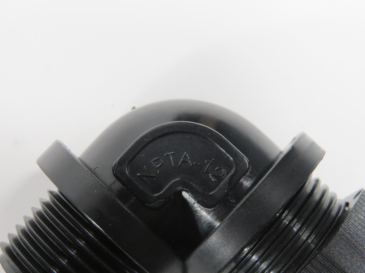 ITC 187.250 Plastic Cable Gland 90° Elbow 1/2"NPT 0.394-0.512" 10-13mm Black NOP