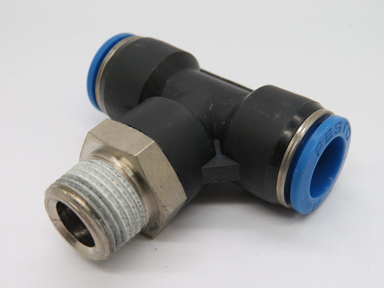 Festo 153114 QST-3/8-12 Push-In T-Fitting R3/8" x 12mm Tubing OD USED