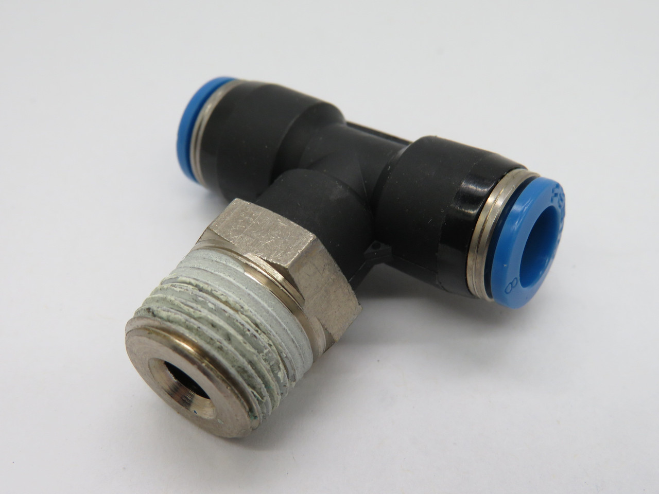 Festo QST-3/8-8 153111 Push-In T-Fitting R3/8" x 8mm Tubing OD USED