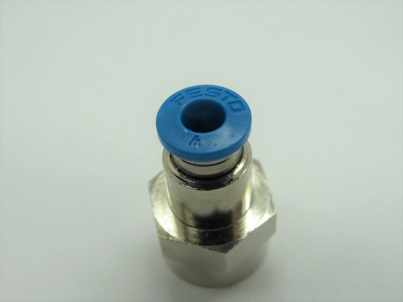 Festo 153022 QSF-1/8-4-B Push-In Fitting G1/8" x 4mm Tubing OD Lot of 10 NOP