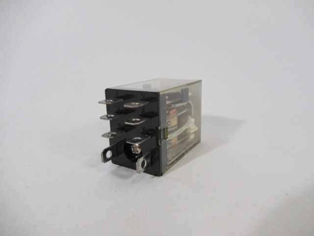 Carlo Gavazzi RPY-A-001-A-120L Relay 120V 16A 120VAC Red Indicator USED
