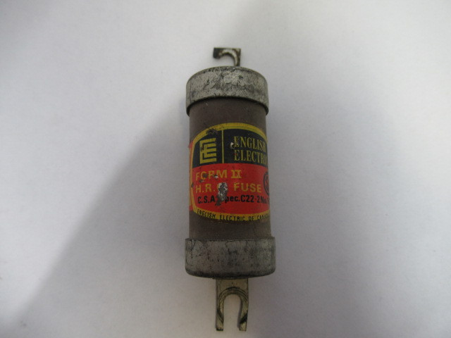 English Electric CIA-4 Bolt On Fuse Open Hole 4Amp 600V USED