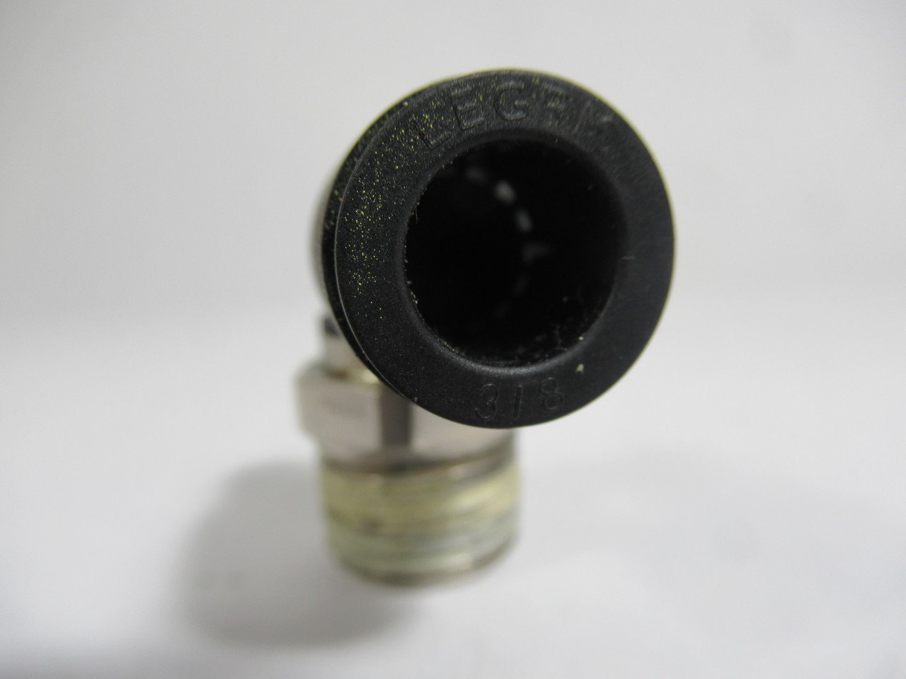 Legris 3109-60-18 Push-In Elbow Fitting 3/8" OD x 3/8" NPT USED