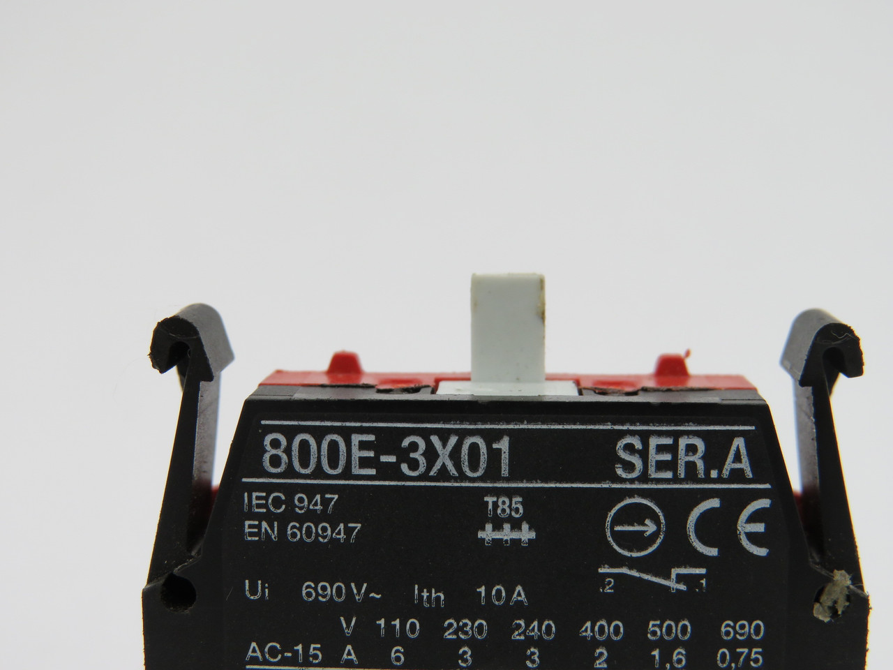 Allen-Bradley 800E-3X01 Series A Contact Block 1NC 690V 10A USED