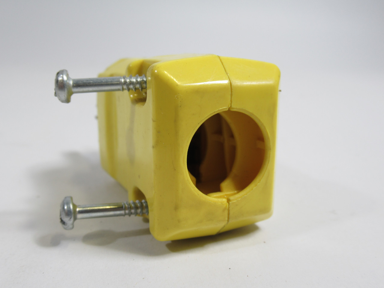 Hubbell HBL5666VY Valise Plug 15A 250V 2P 3W *Missing Reducers* USED