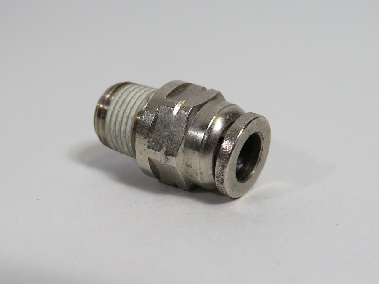 Numatics INB103-104-020 Male Fitting 1/4" OD 1/8" NPTF Thread Brass Ring USED
