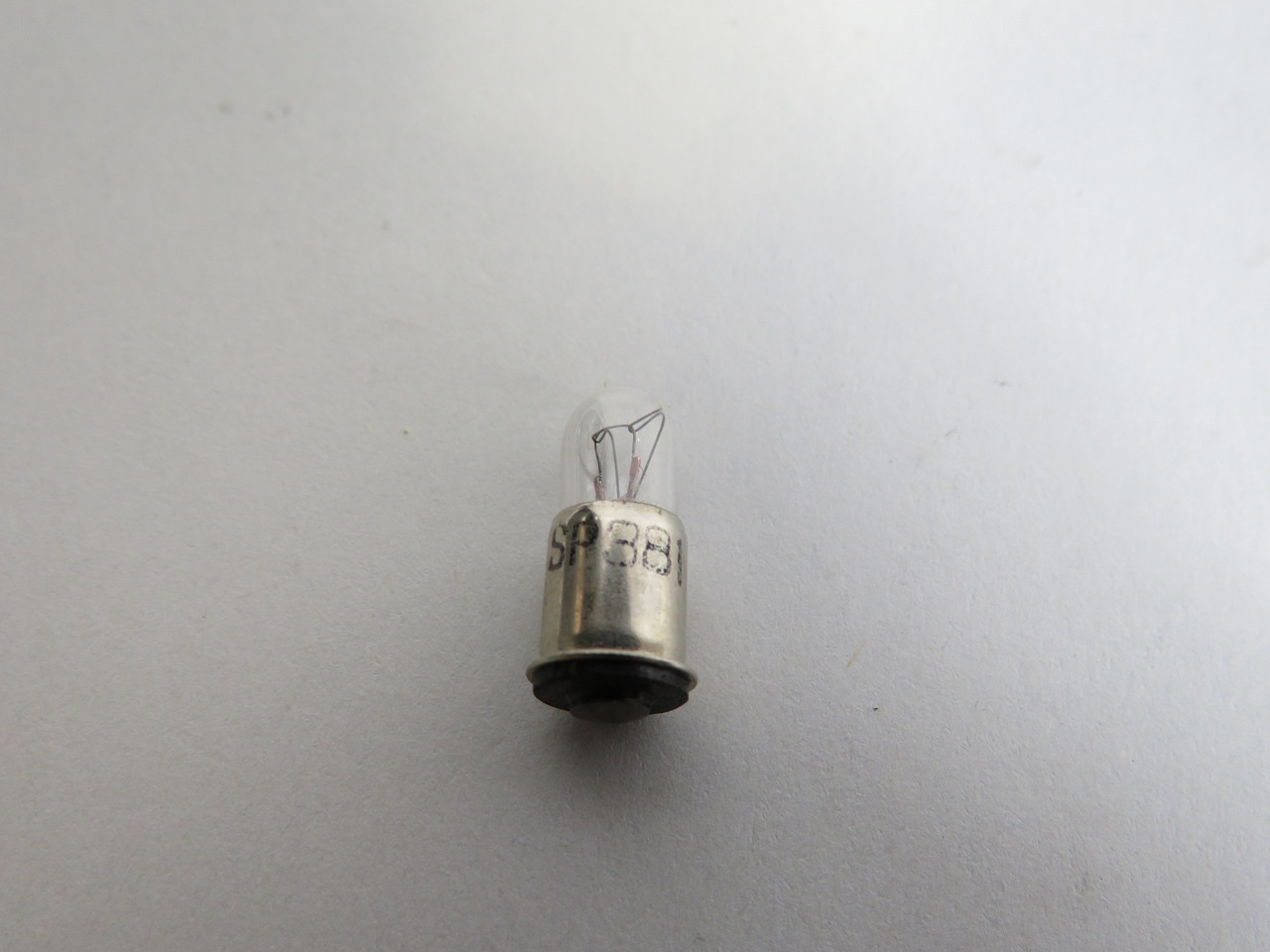 Spectro 381 Miniature Lamp 6.3V 0.2A Midget Flange Base Lot of 5 USED