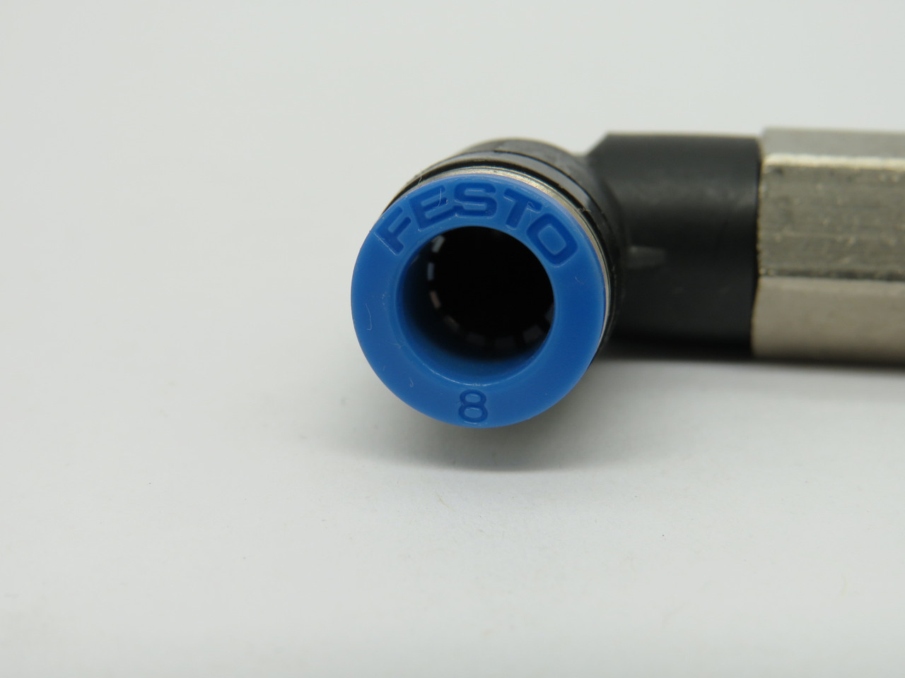 Festo 153079 QSLL-1/8-8 Push-In Long L-Fitting R1/8 Thread 8mm Tube OD ! NOP !