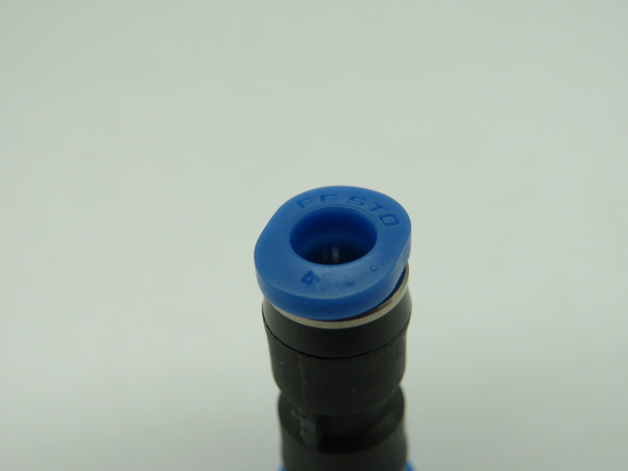 Festo 153324 QSM-4 Push-In Connector 4mm Tube OD ! NOP !