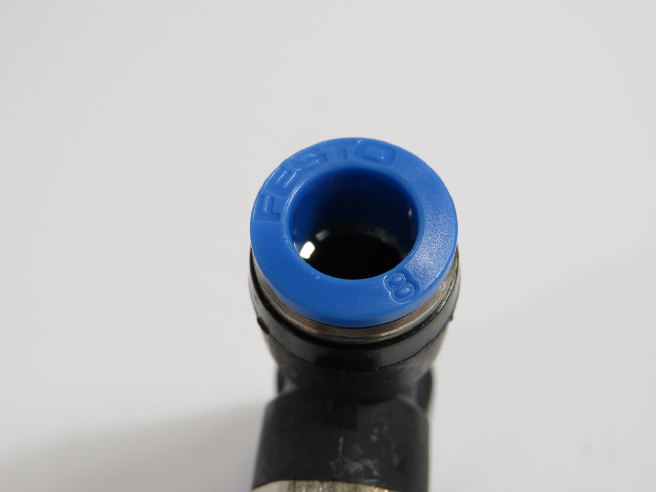 Festo 153109 QST-1/8-8 Push-In T-Fitting R1/8" Thread 8mm Tubing OD NOP