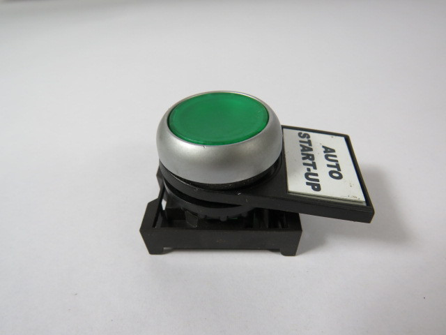 Cutler-Hammer M22-D-G Green Push Button Actuator w/ Mounting Latch USED