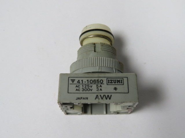 Izumi AVW Pushlock Turn Reset Push Button Operator Only USED