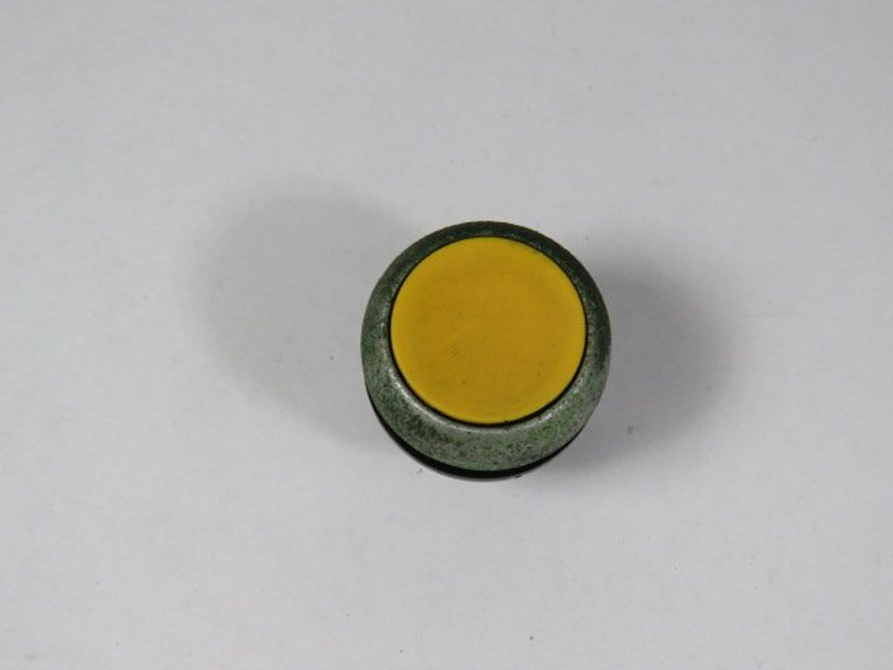 Cutler-Hammer M22-D-Y Yellow Push Button Operator Only USED