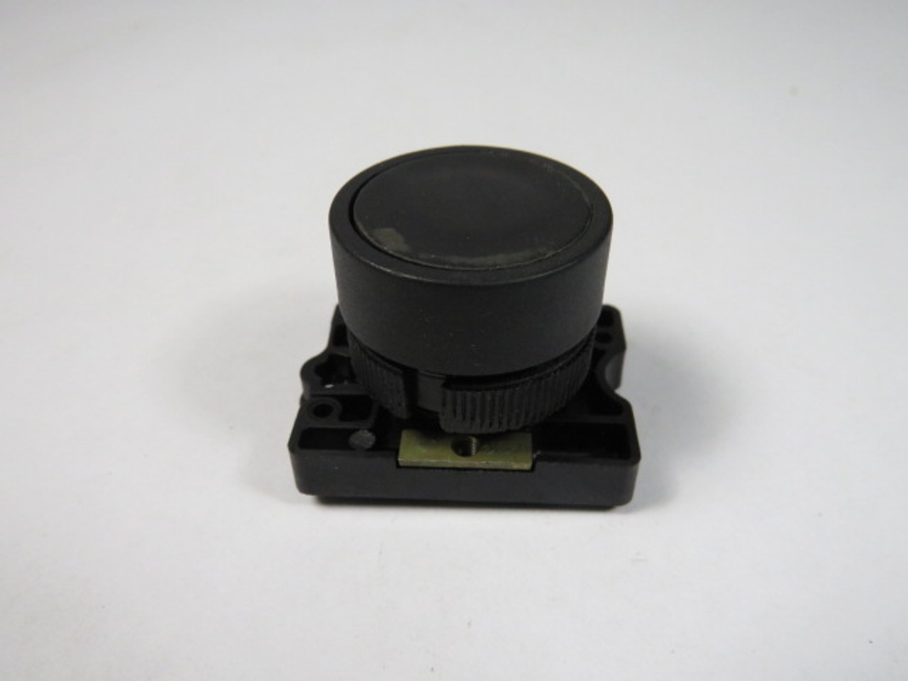 Telemecanique ZA2-BA2 Black Push Button Operator w/ Mounting Latch USED