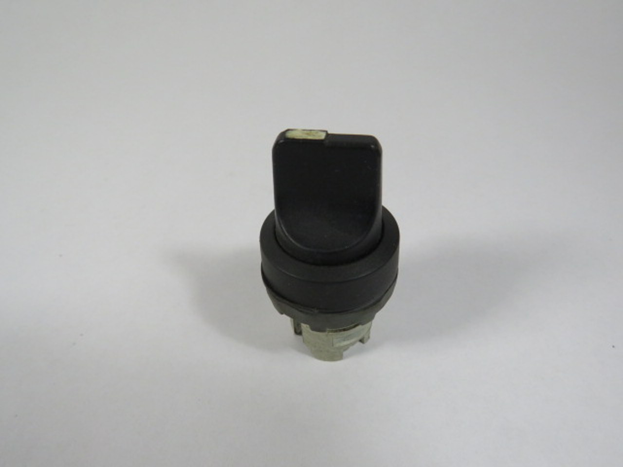 ABB M2SS1-10B Selector Switch Operator 2-Position USED