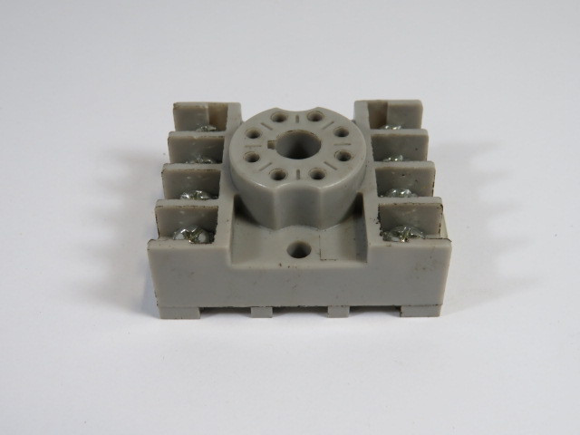 Allen-Bradley 700-HN125 Relay Socket Ser. A 300V 10A 8 Pin Grey USED