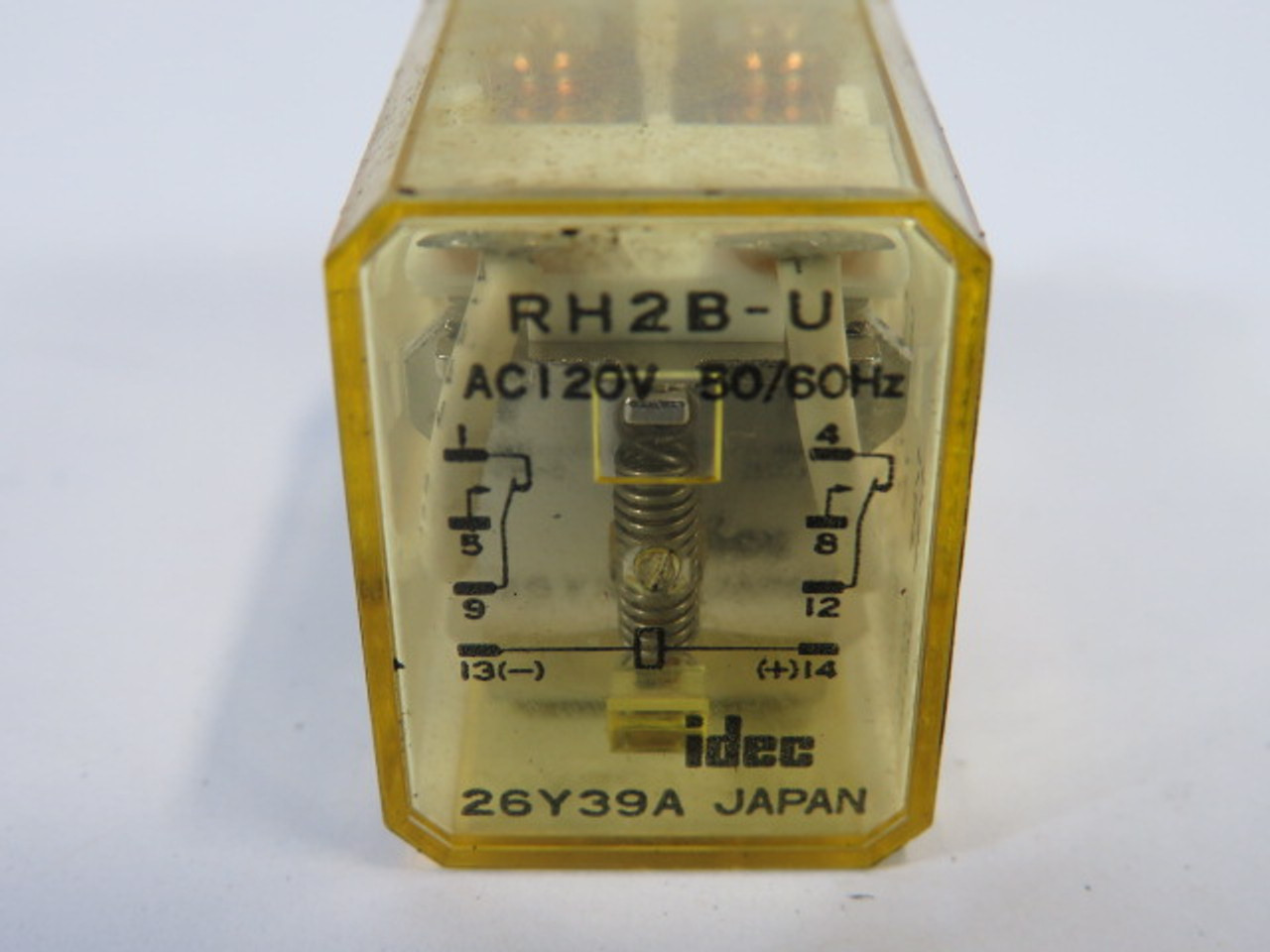 IDEC RH2B-U Relay 120VAC 50/60HZ 110-120VAC Coil USED