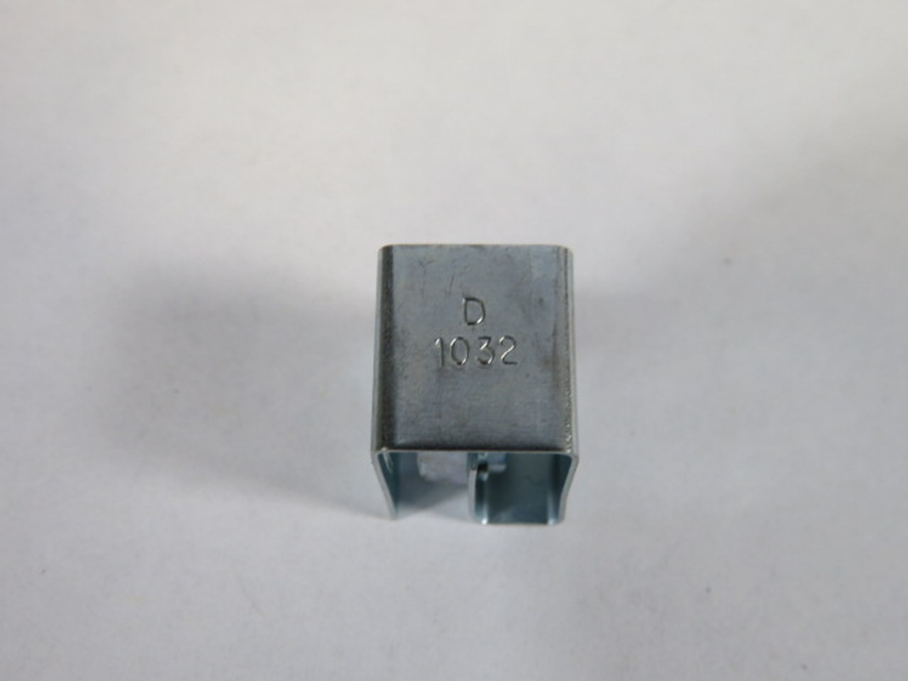 Generic D-1032 Nut Retainer Lot of 8 USED