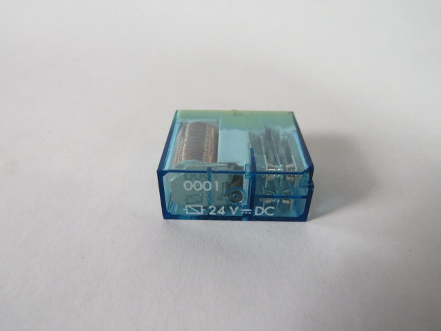 Finder 40.52.9.024.0000 Plug-in Relay 24VDC 8A 250V 8-Pin USED