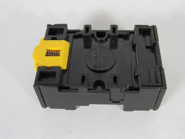 Generic 085A 8-Pin Relay Socket USED