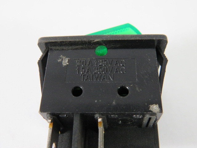 Canal R210-1C5L-BG Rocker Switch Green 20A 125VAC 15A 250VAC USED