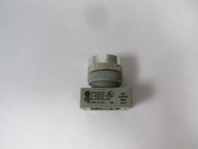 IDEC ABW100 Non-Illuminated Push Button No Button No Contacts USED