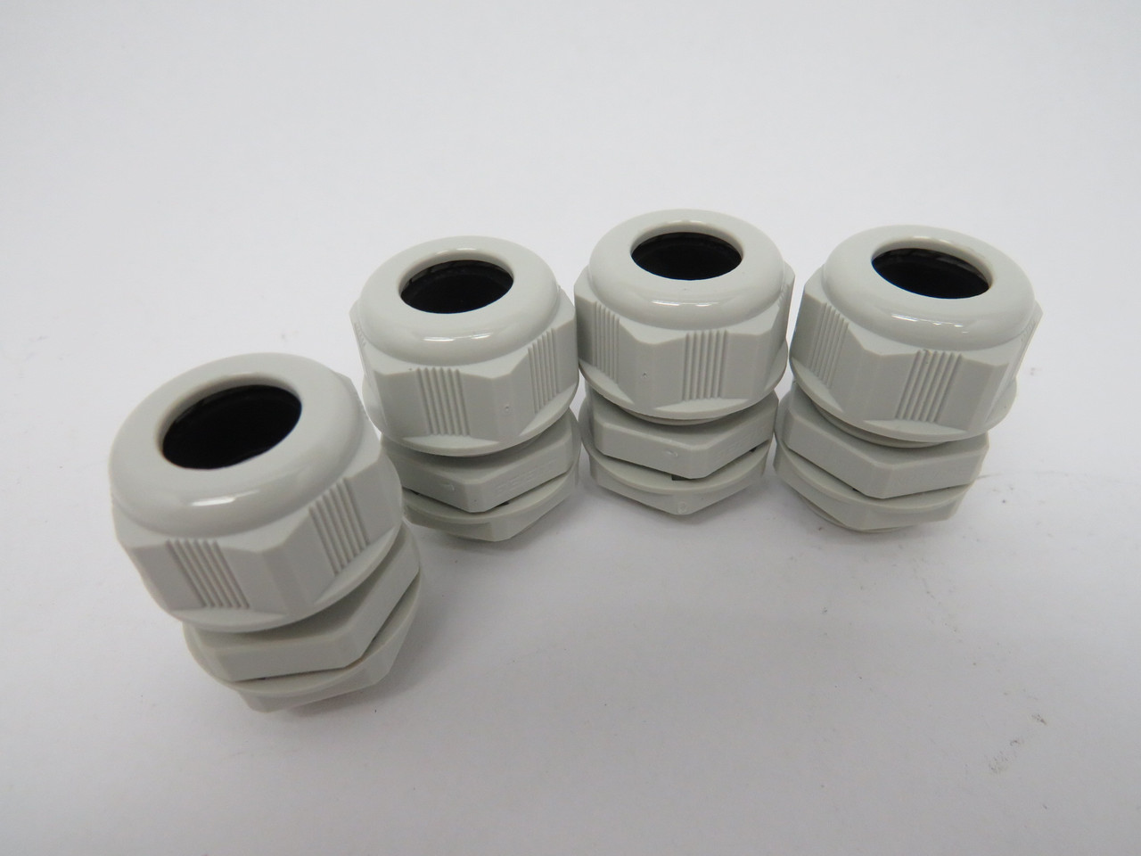 Beist N12612 Grey Nylon Cable Gland 1/2" NPT 6-12mm Lot of 4 NOP