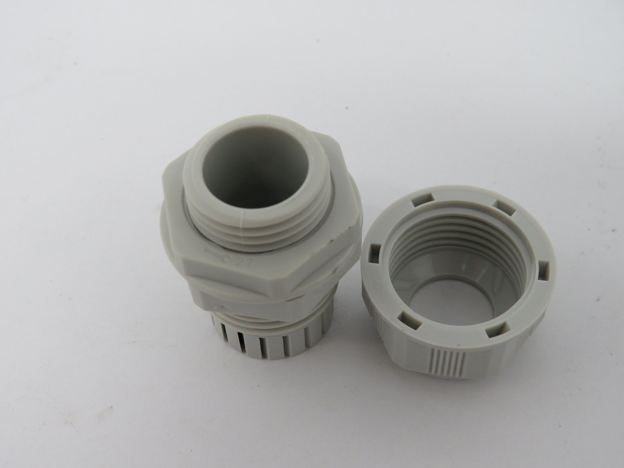 Beist N12612 Grey Nylon Cable Gland 1/2" NPT 6-12mm Lot of 4 NOP