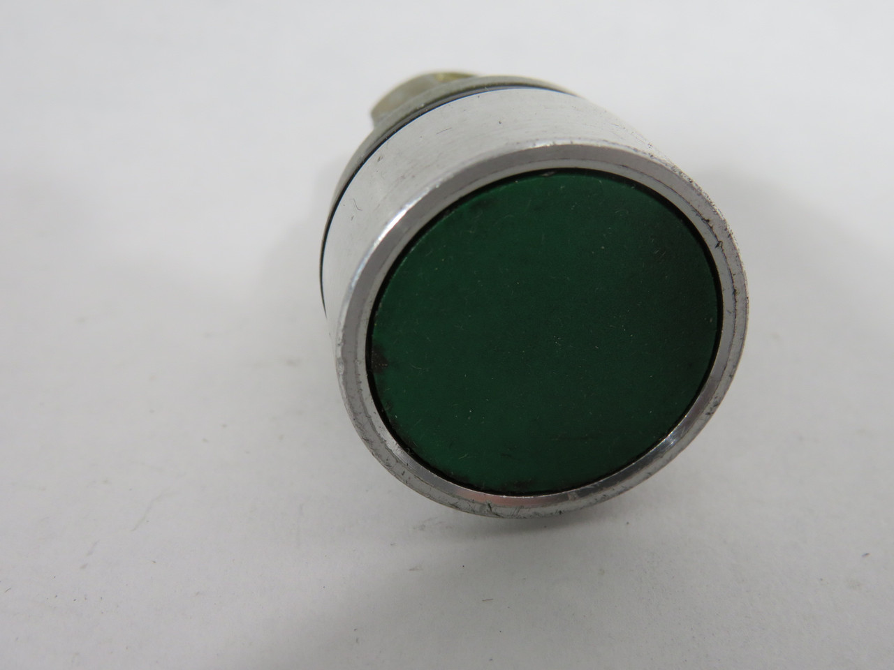 Allen-Bradley 800EM-F3 Green Momentary Push Button Operator Metal USED