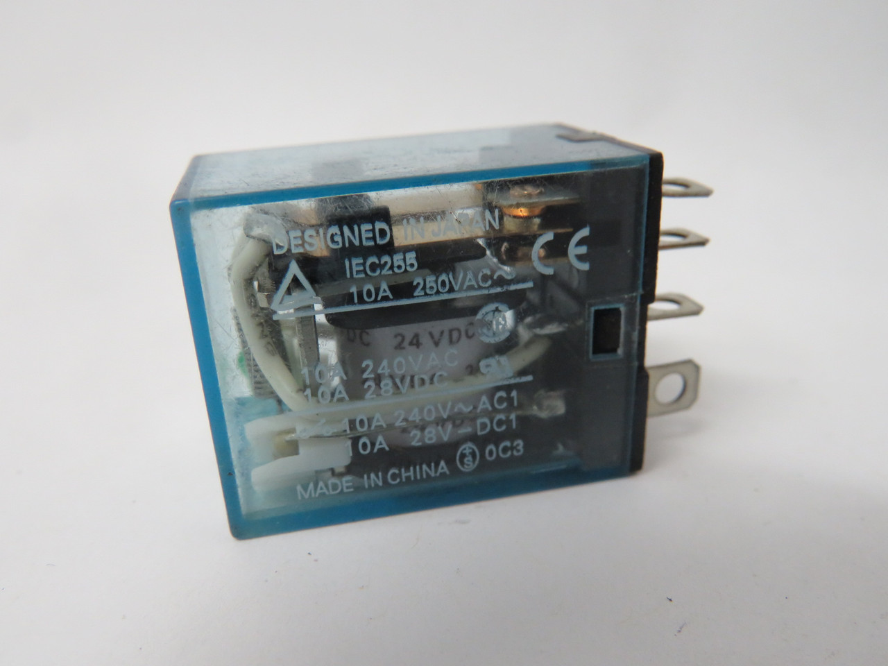 Omron LY2N-J-DC24 General Relay 24VDC 10A@240VAC 10A@28VDC 8 Blade USED