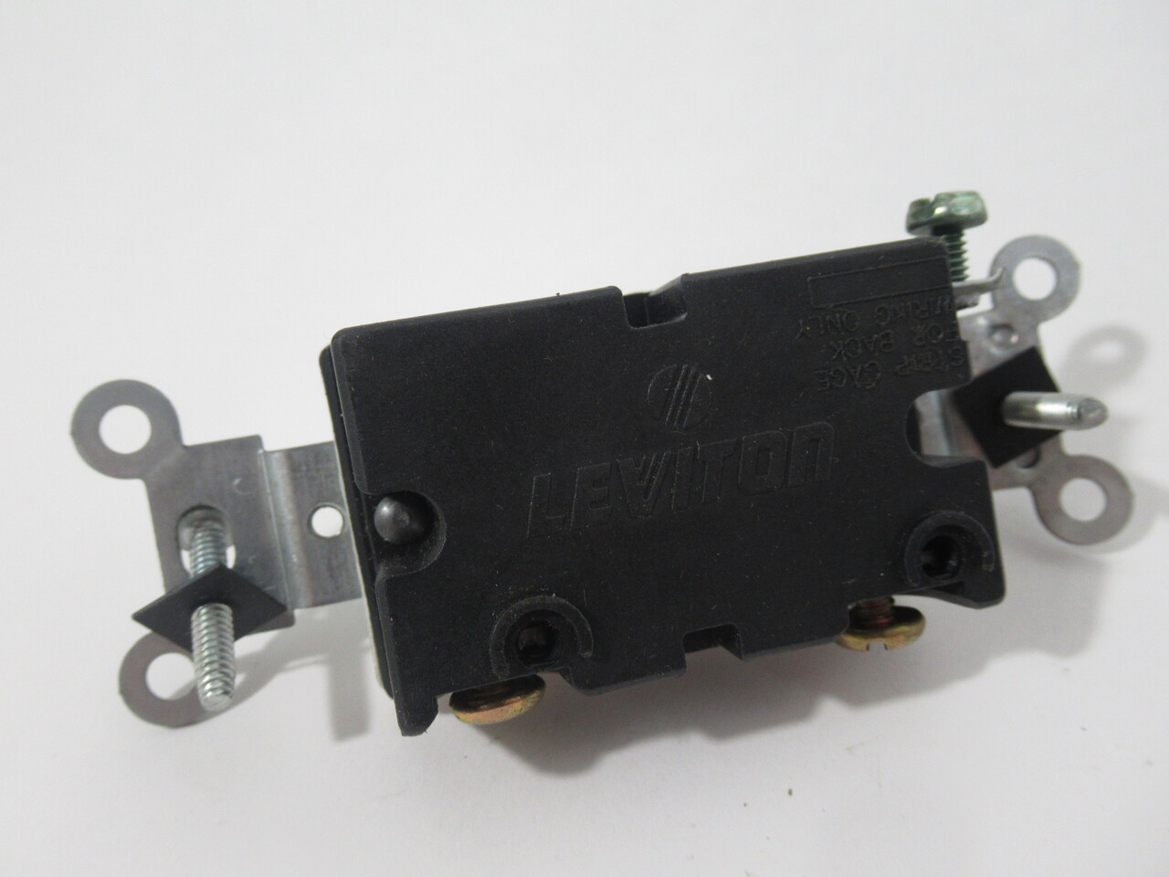 Leviton CSB1-15I Toggle Wall Switch 15A 120-277VAC 1P USED