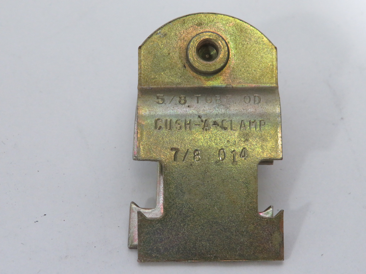 Cush-A-Clamp 010T014 Electro Galv. Pipe Clamp 5/8"T 7/8"P Lot of 2 NO TUBE USED