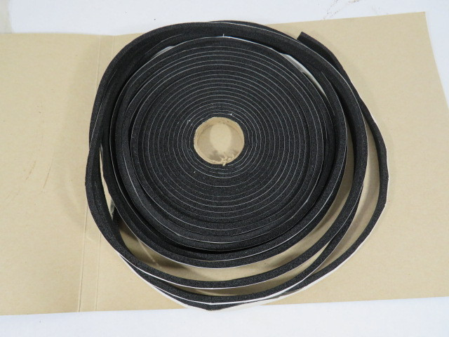 Jacobs&Thompson 21009 Closed Cell Tape 3/16"x3/8" Approx 12m *DAMAGED BOX* USED