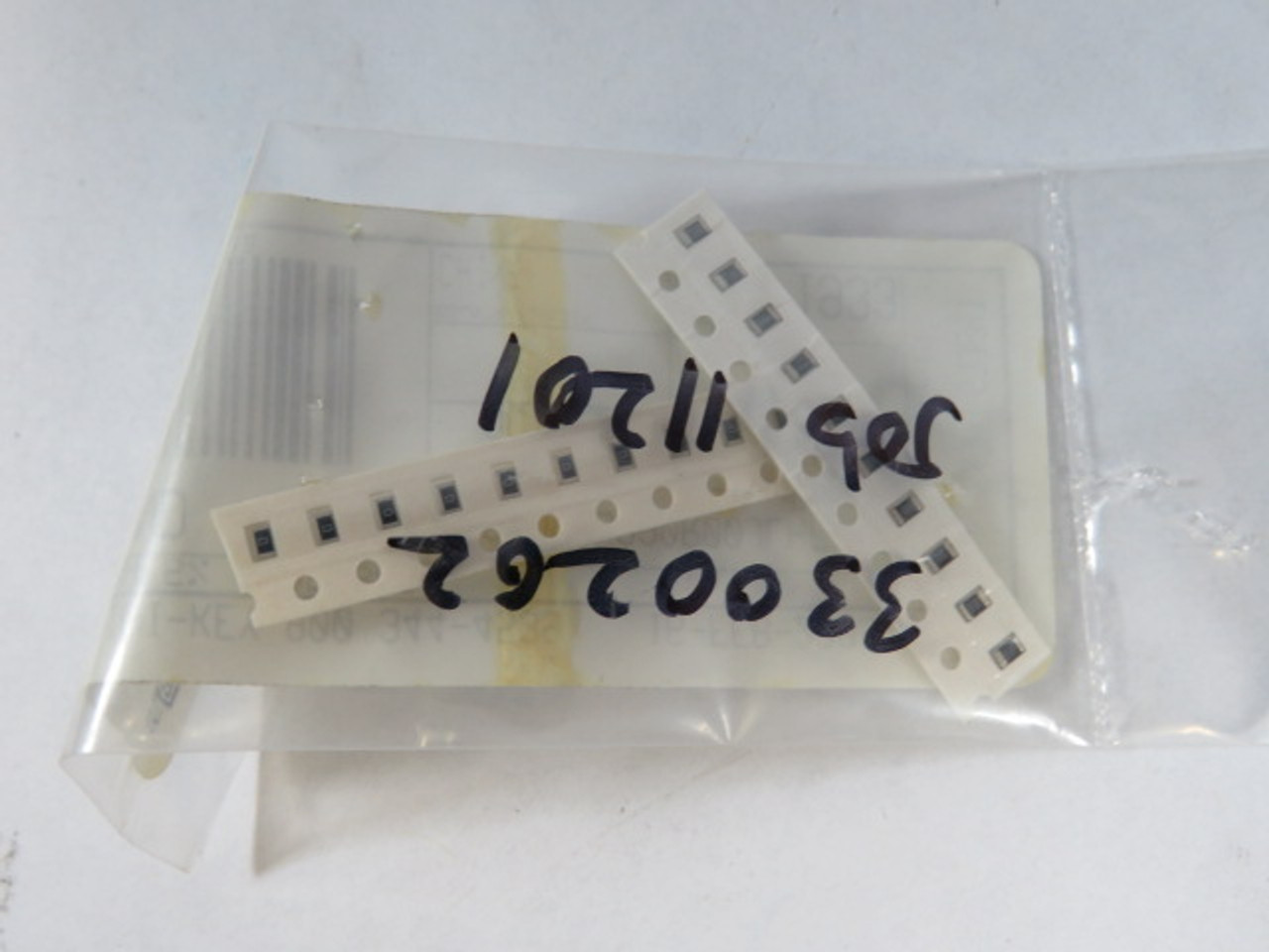 Yageo 9C08052A0R00JLHFT Chip Resistor 0.0Ohm 1/8W 5% 0805 SMD Lot of 20 ! NOP !