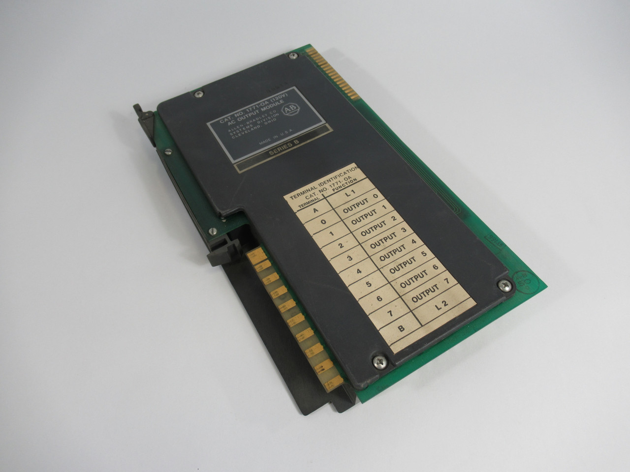 Allen-Bradley 1771-OA AC Output Module SER B 120V USED